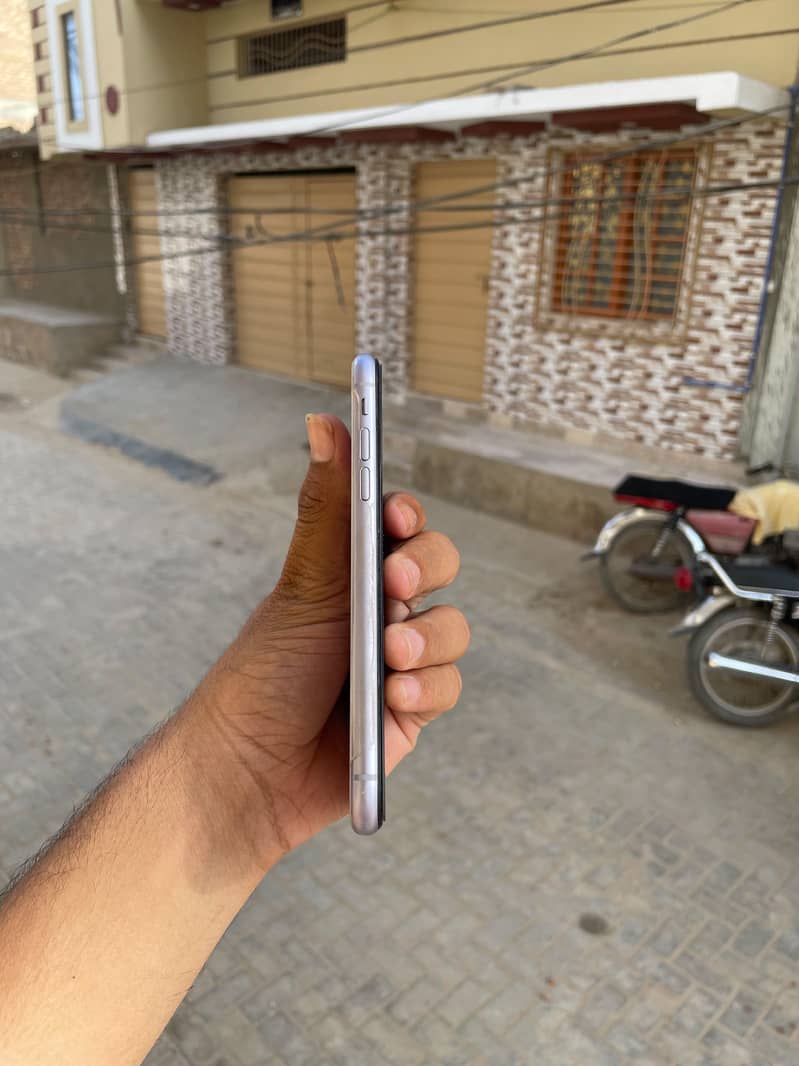 Iphone 11 4
