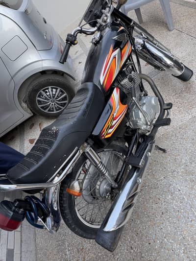 Black Honda CG 125 22 model