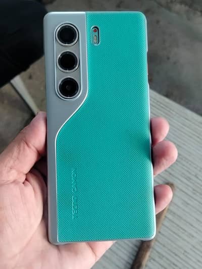 Tecno CAMON 40 Pro