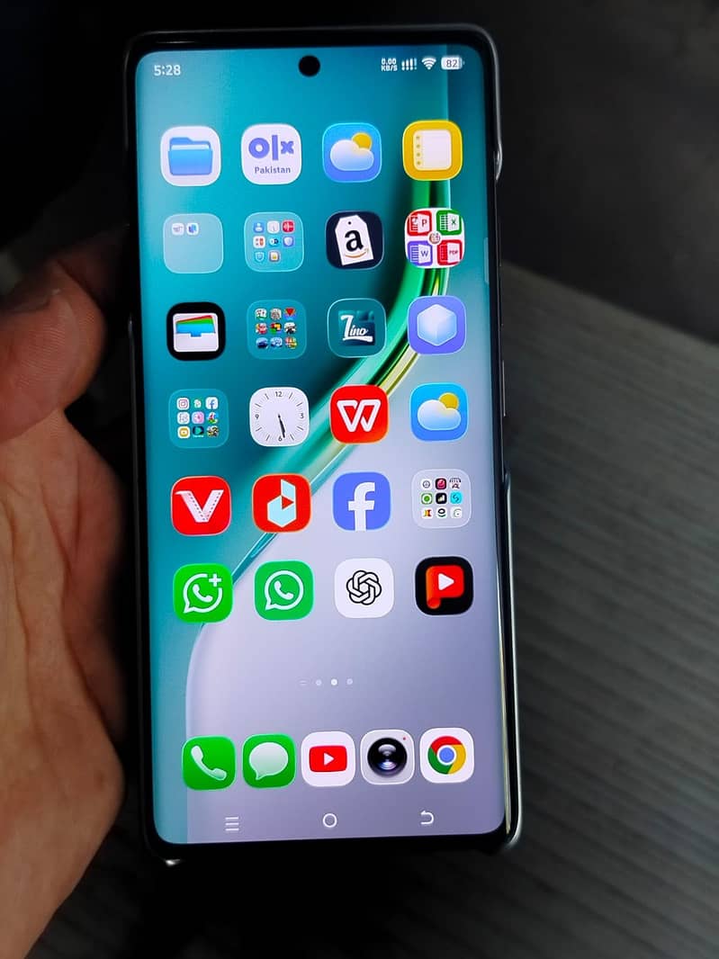 Tecno CAMON 40 Pro 3