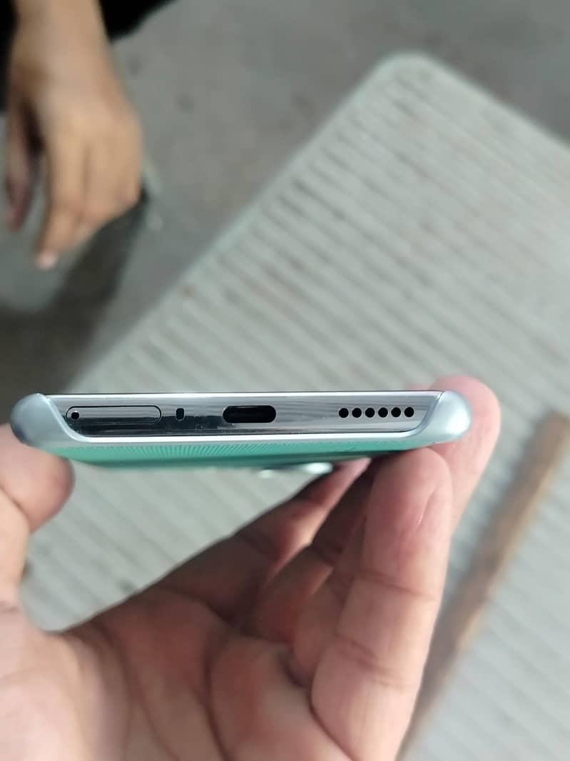 Tecno CAMON 40 Pro 4