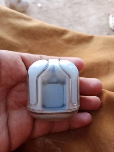 Tws airbuds   1 month used condition 10/5