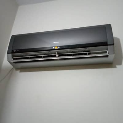 Gree Invertor AC 1 Ton For Sale