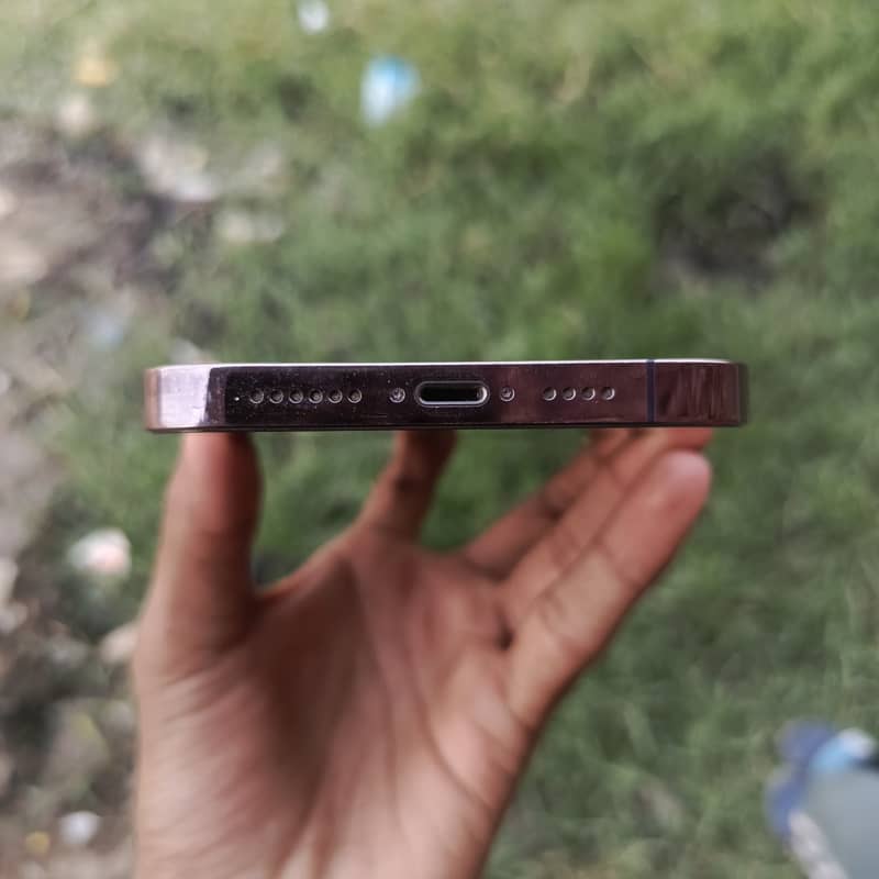 iPhone 14 Pro Max 2