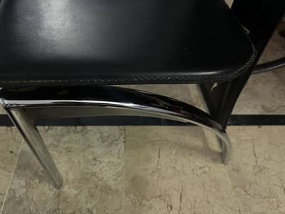 6 chairs Dining table for sale