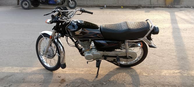 HONDA CG125 2025 model black
