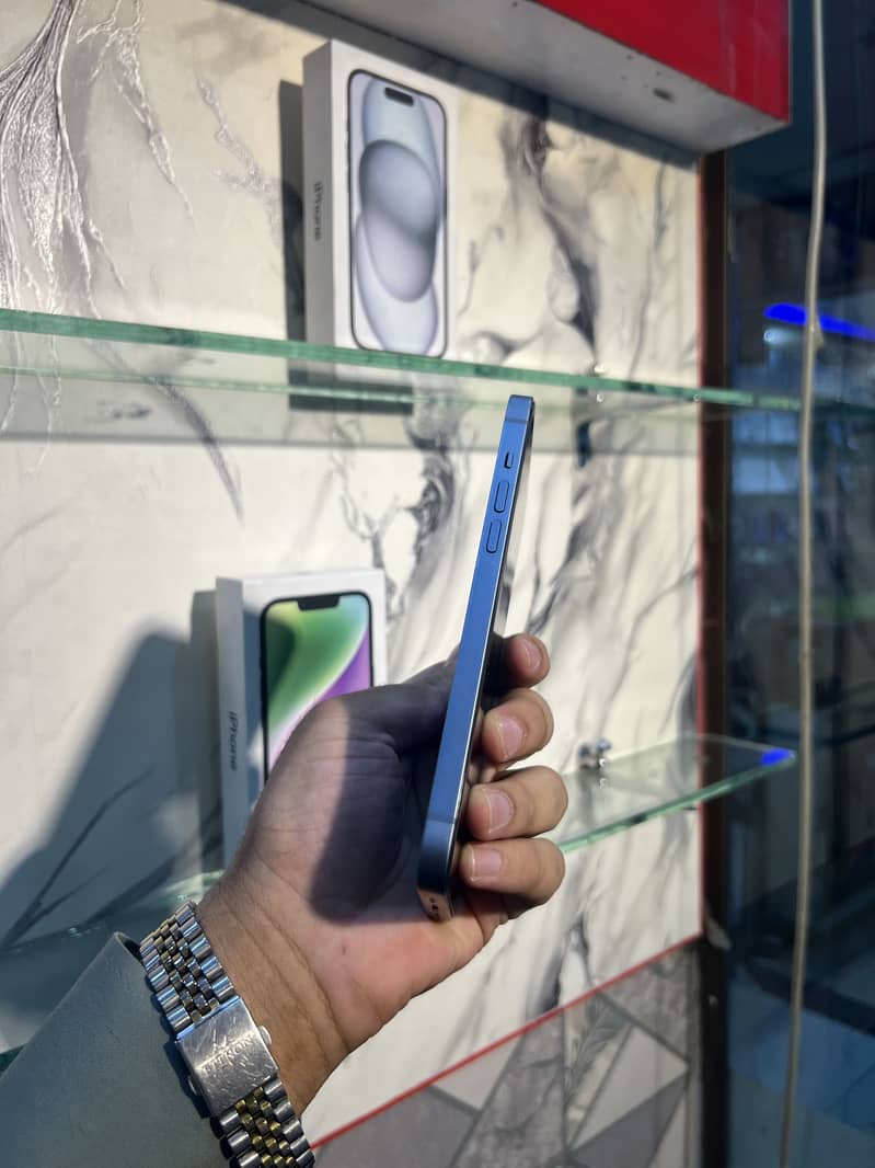 Apple iPhone 14 plus 3