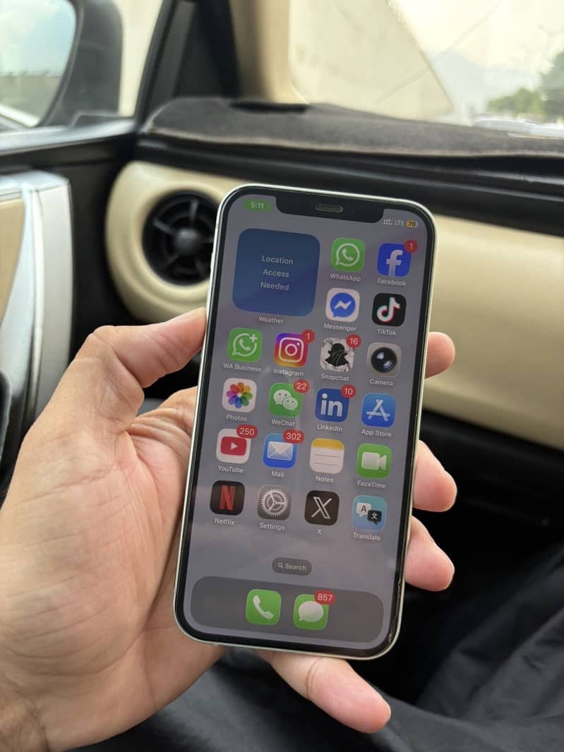 Apple iPhone 12 3
