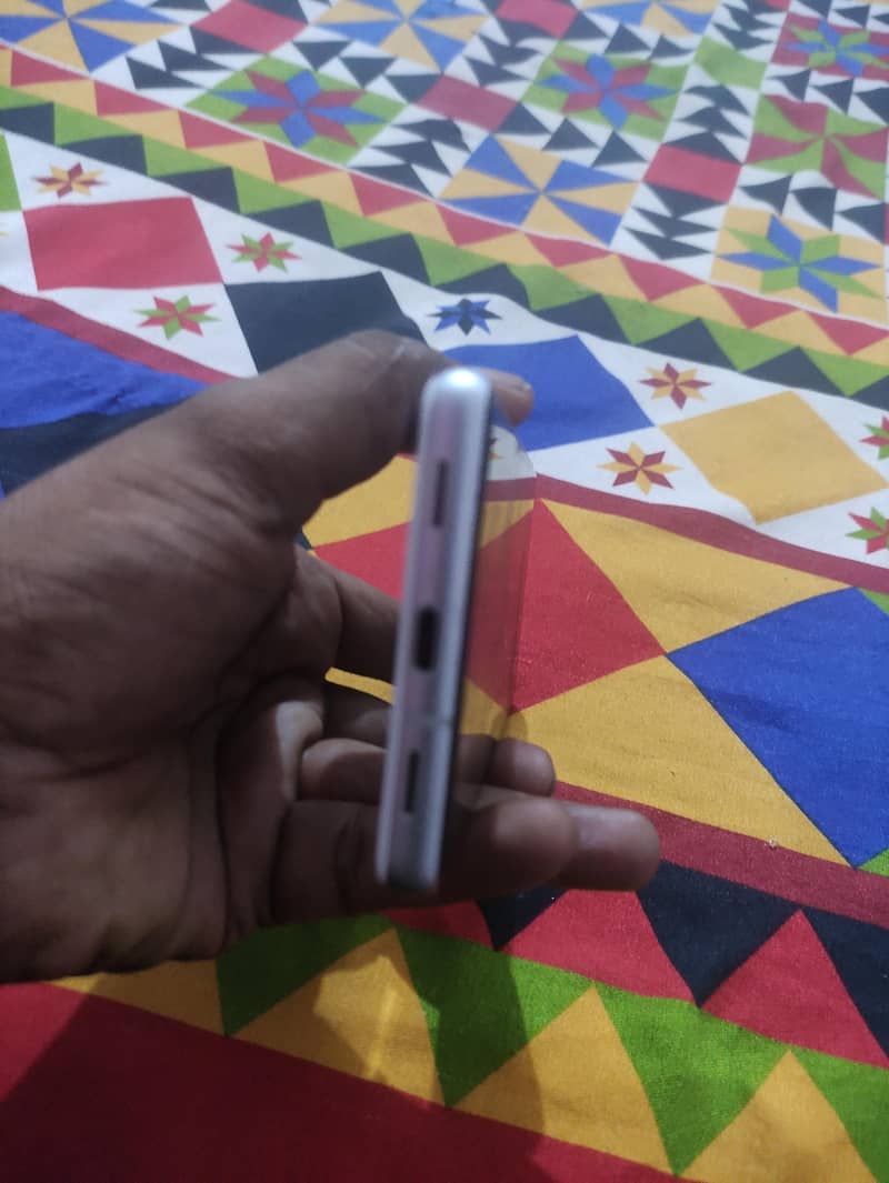 Google Pixel 7a 4