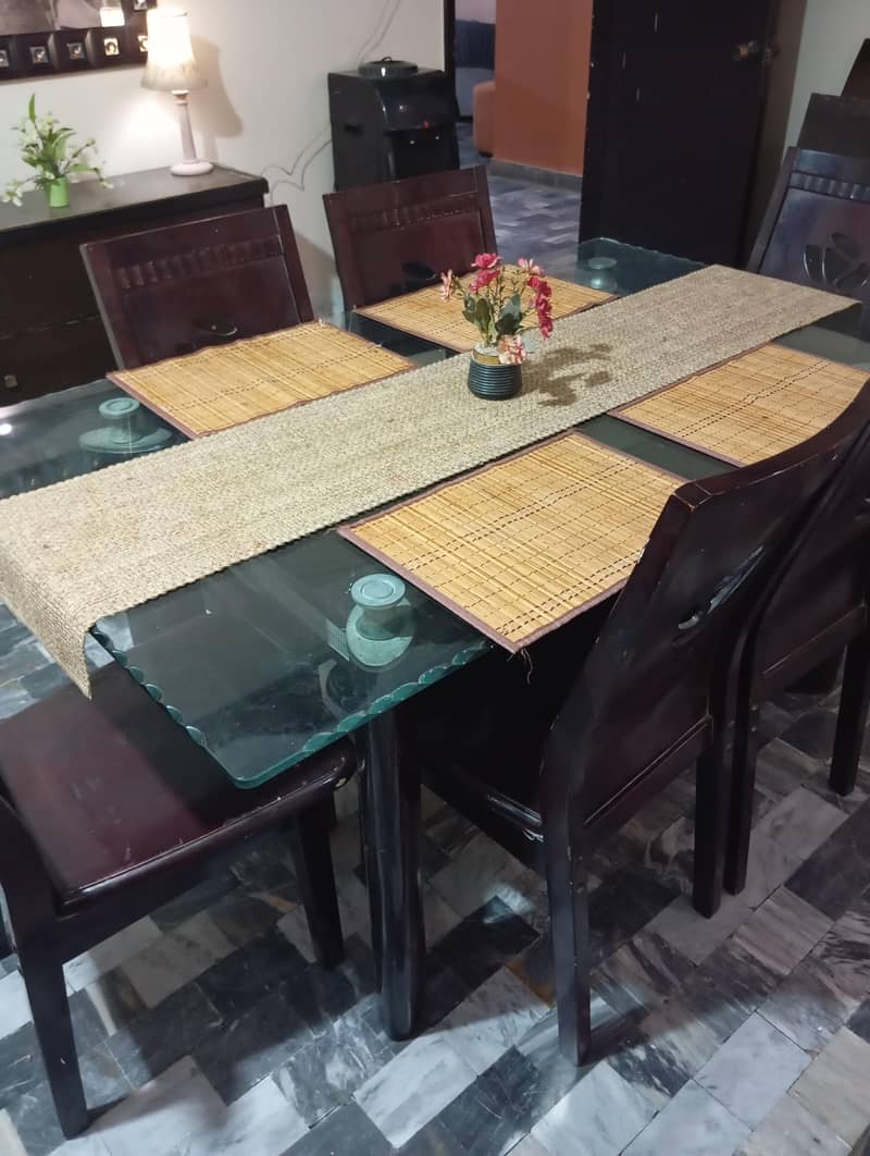 6 seats dining table 0