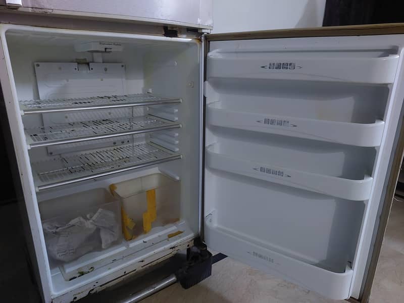 Refrigerator 4