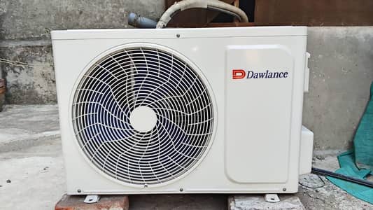 Dawlence Inverter AC for sale,2 year used, Never open never repair.