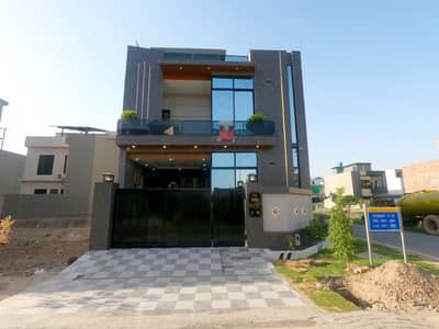 5 Marla House In Park View City - Executive Block Is Available For sale