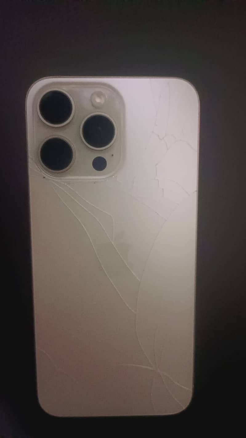 iphone 15 pro max 4