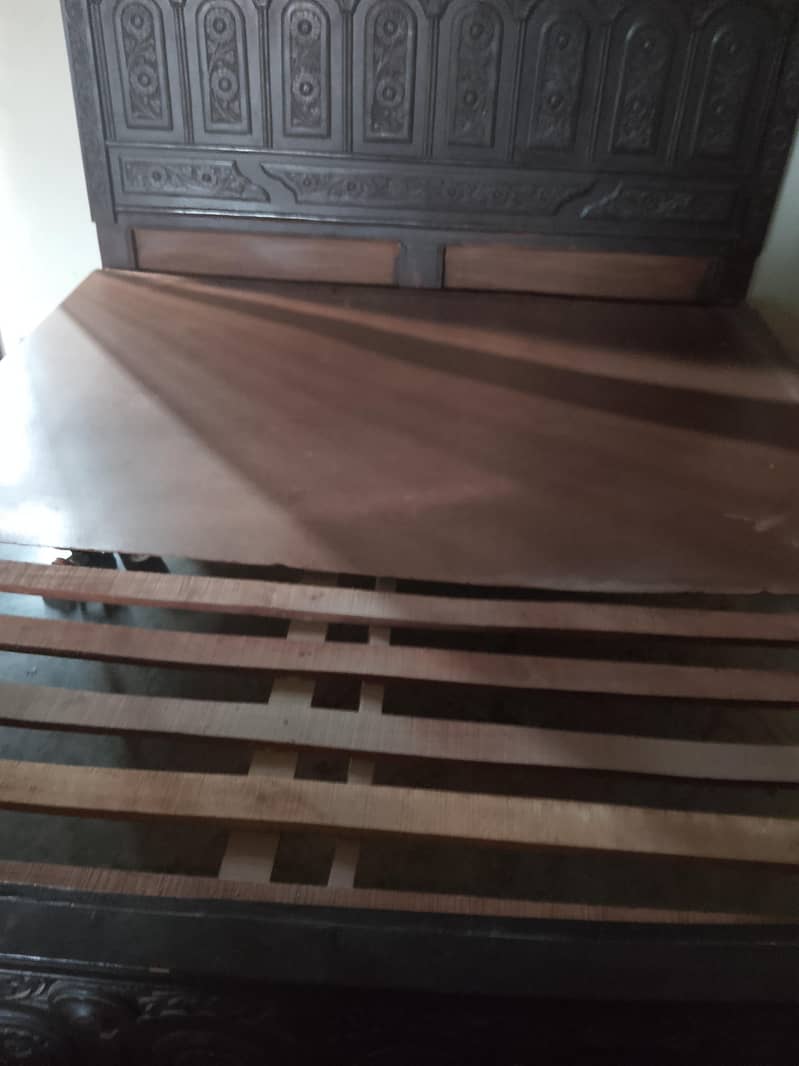 king size bed 0