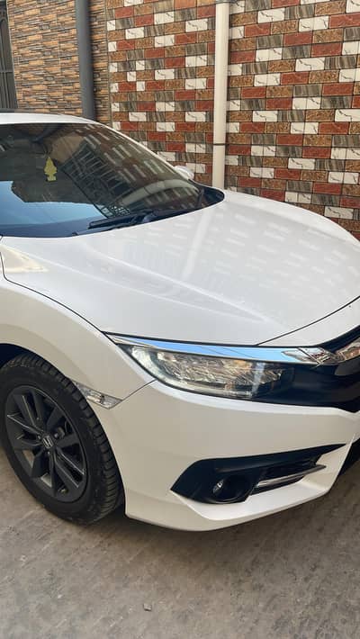 Honda Civic Oriel 1.8 i-VTEC CVT 2020