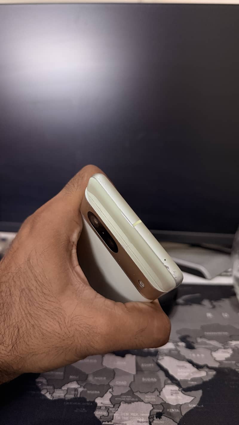 Google Pixel 7 4