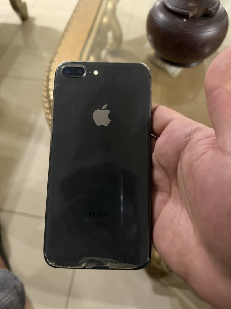Apple iPhone 8 Plus 4