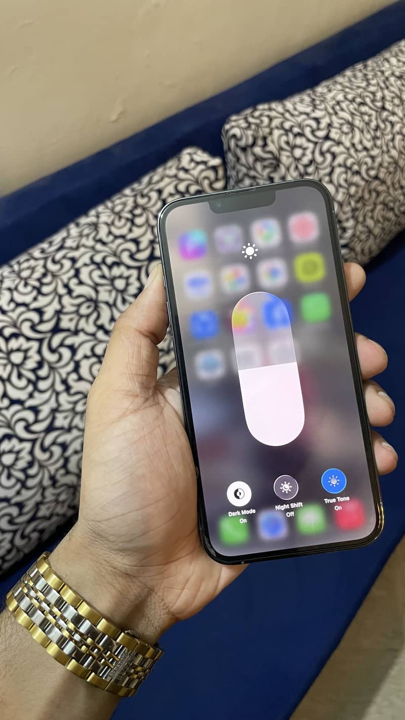 Apple iPhone 13 Pro 2