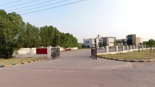 5 Kanal Corner Plot For Sale In Sector B