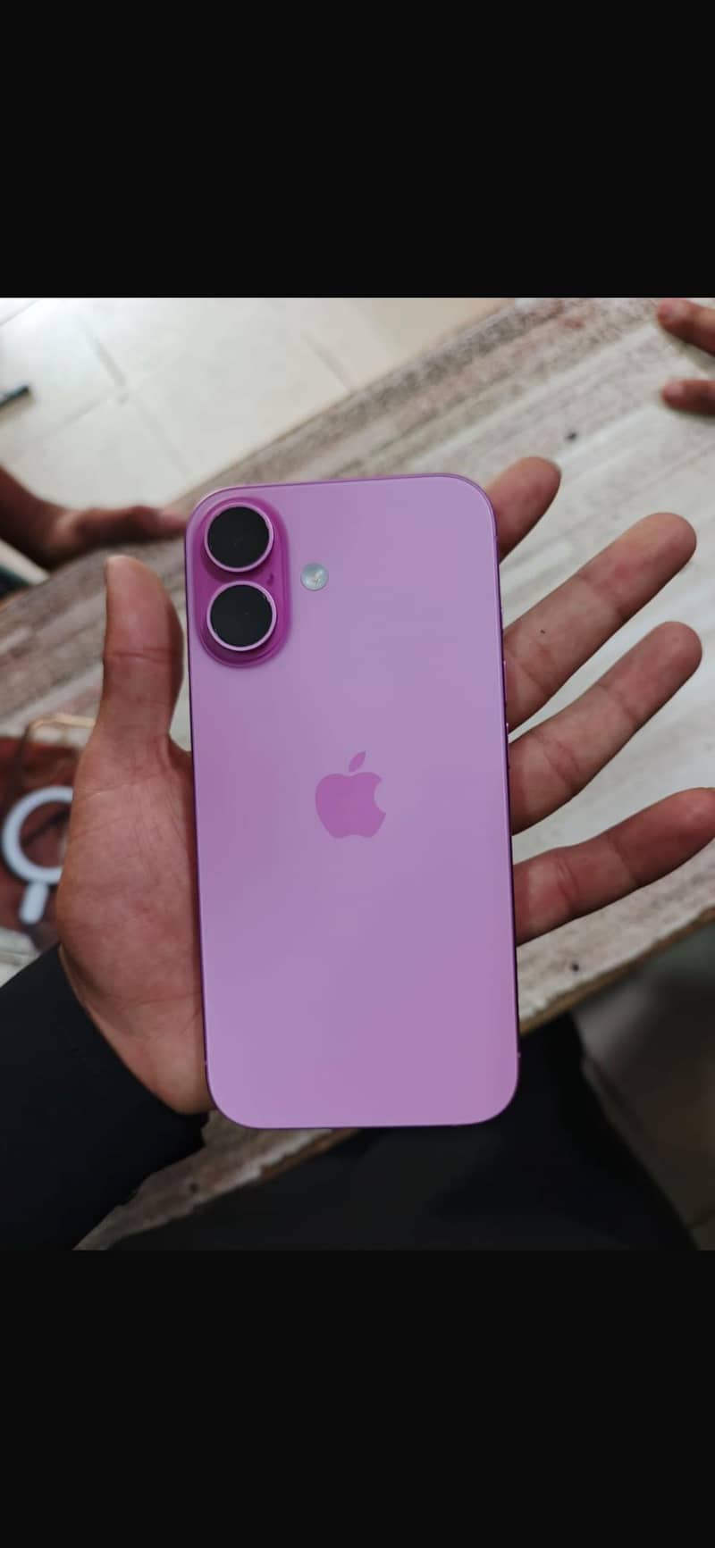Apple iPhone 16 0