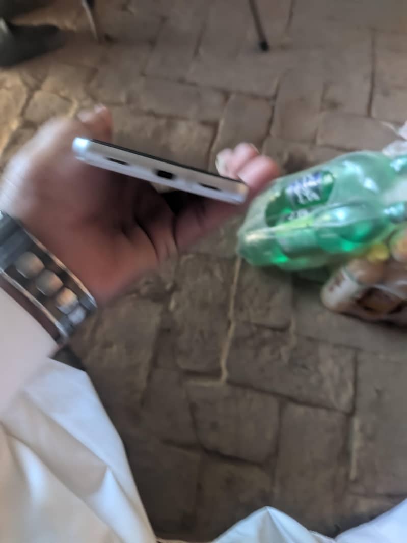 Google Pixel 7a 5