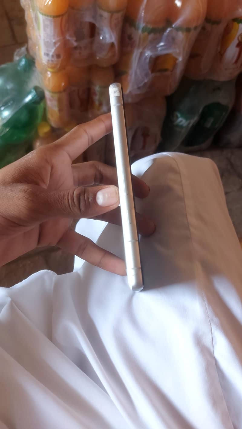 Google Pixel 7a 13
