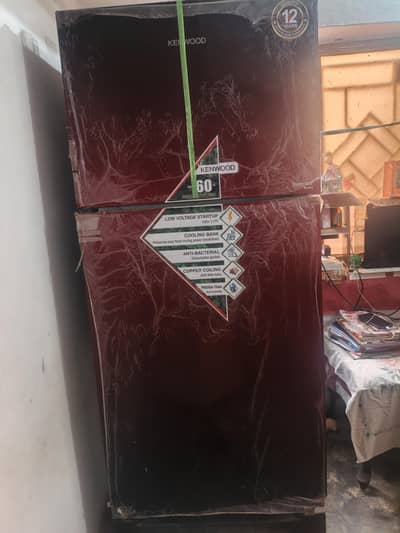 10 by 10 condition   fridge number : KRFl-25557 invertech