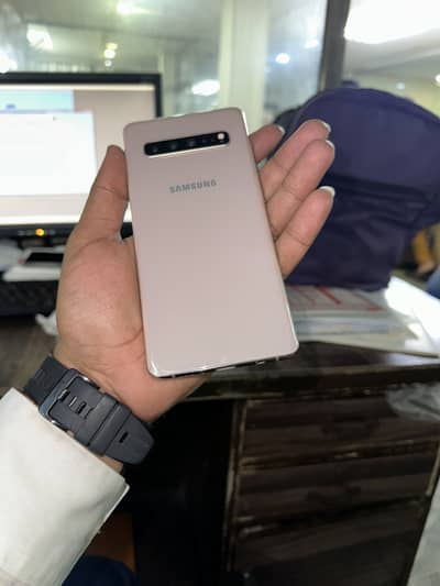 Sumsung S10 5G condition 10/10