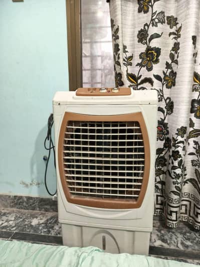 Total plastic body AC/DC hybrid air cooler
