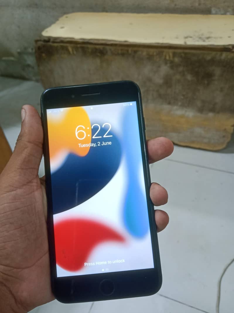 Apple iPhone 7 Plus 1