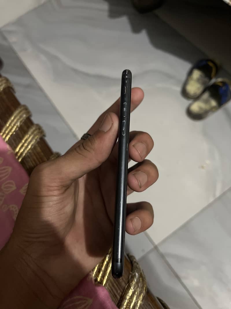 Apple iPhone 7 3