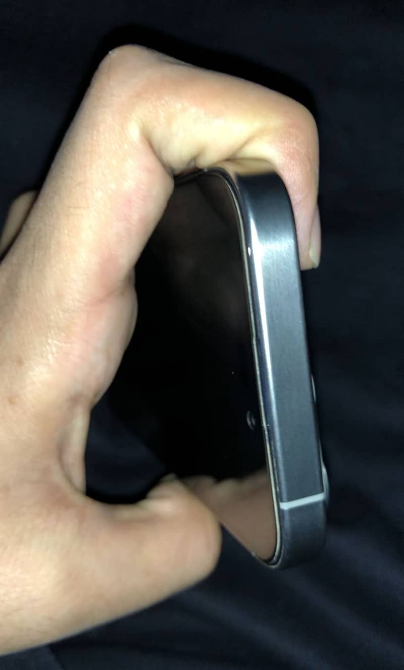 Apple iPhone 15 Pro 1