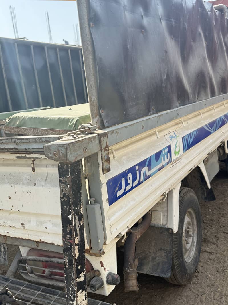 loading truck 5
