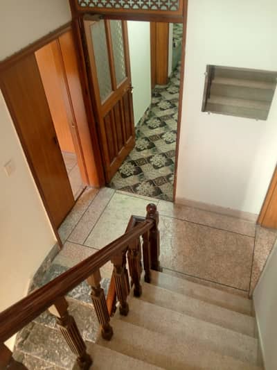 3 BEDROOMS WITH 2 BATH AVAILABLE FOR RENT IN MEHRAN BLOCK ALLAMA IQBAL TOWN