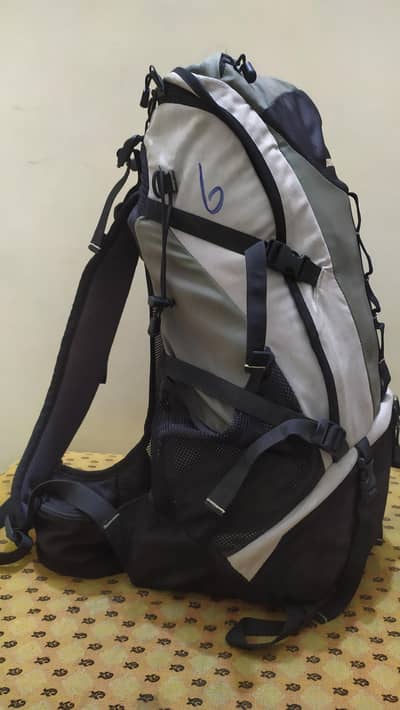 30L Trekking Backpack | Hiking Bag | Travel Backpack | 8/10 Condition