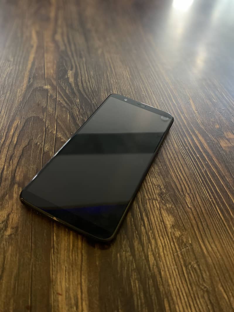 One Plus 5T 3