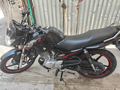 yamaha ybr 125 black colour