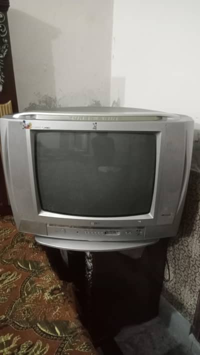 21 inch tv old rangi 10by10 condeshan all ok brendaad tv