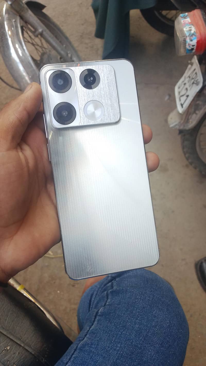 note 40 pro c 2