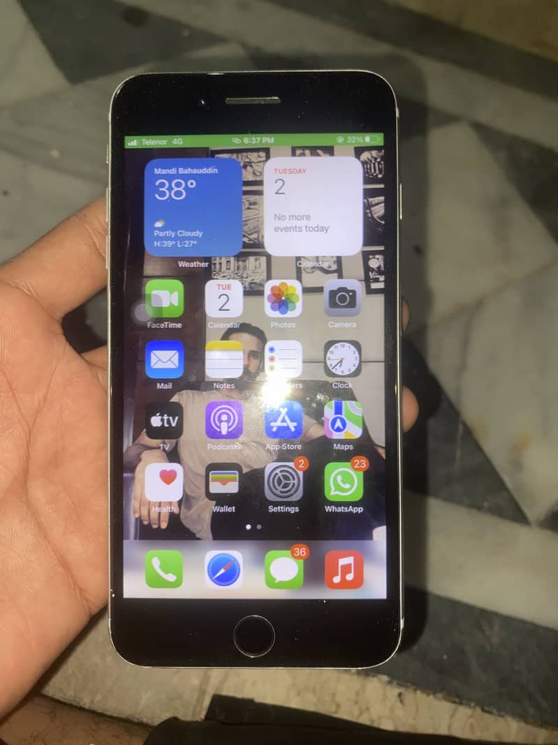 Apple iPhone 7 Plus 1