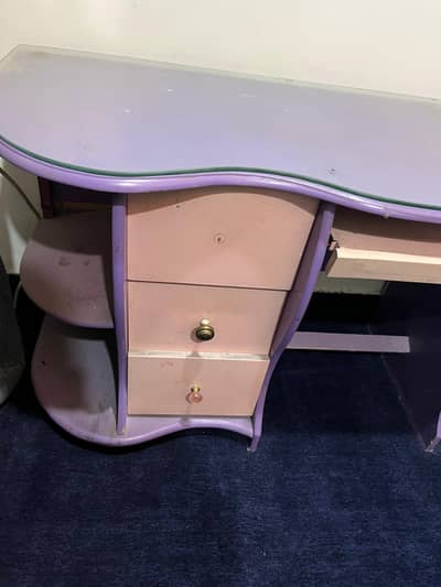 kids desk URGENT SALE!!!!