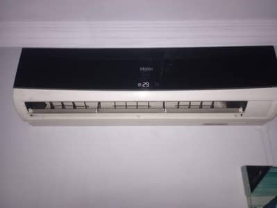 Haier 1.5 ton split ac just like new