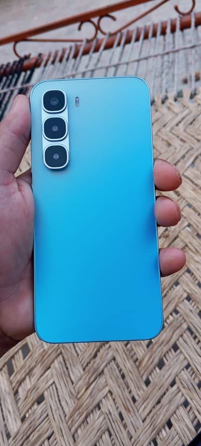 Infinix Hot 60 Pro  6 128 10/10