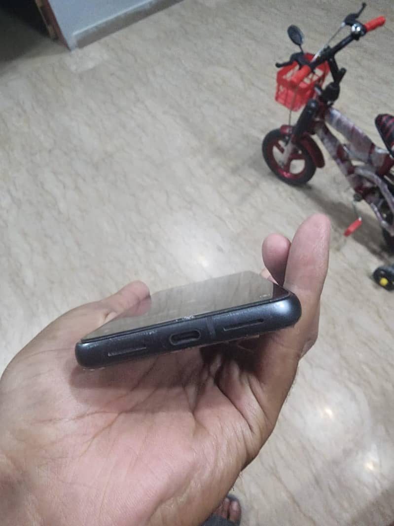 Google Pixel 8 6