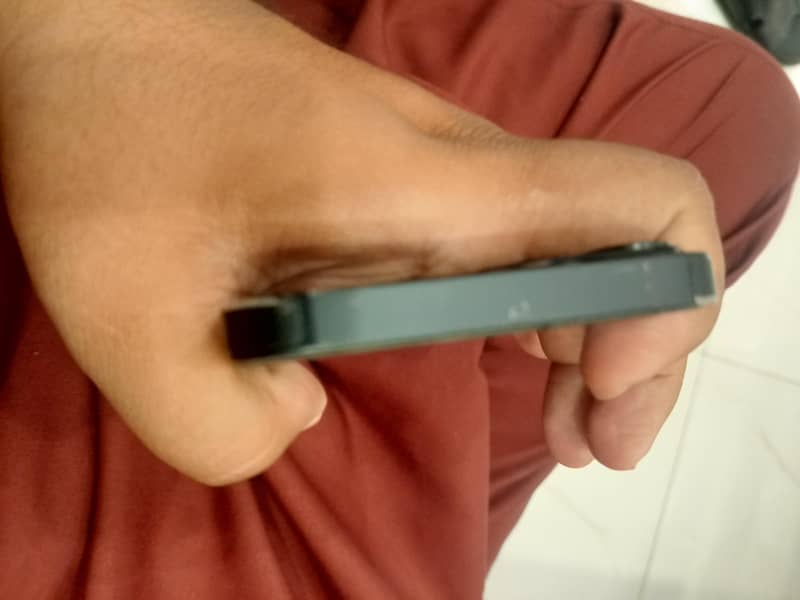 Apple iPhone 13 0