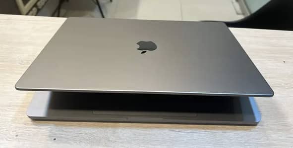 Female used - Macbook Pro M1 Chip 2021 16 inch 32GB RAM 512GB SSD