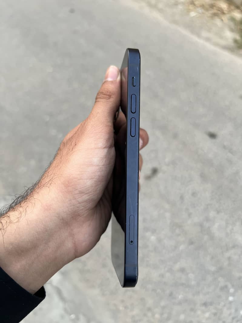 Apple iPhone 12 2