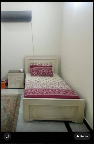 Single wooden bed set