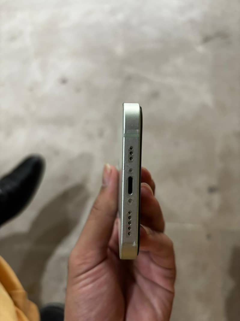 Apple iPhone 12 2